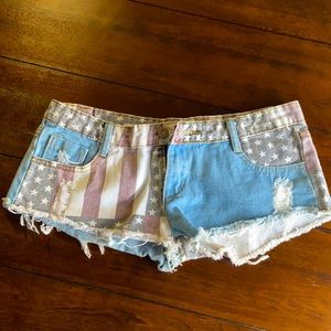 Faded American Jean Shorts. Jeana Cut-off Denim Jean Shorts. 🇺🇸